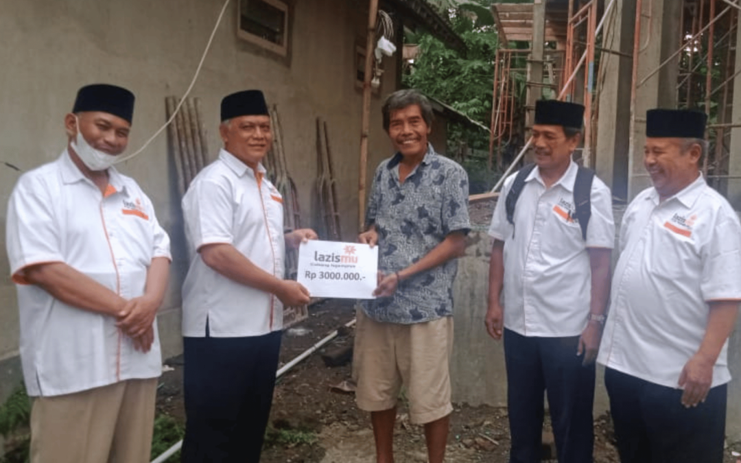 Lazismu Ngemplak Memberikan Bantuan Bedah Rumah